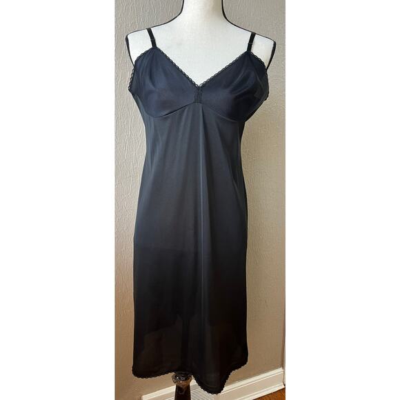 Vintage Vanity Fair Women's Full Slip Dress Lace Satin Whimsigoth Black USA 38 - Picture 1 of 12